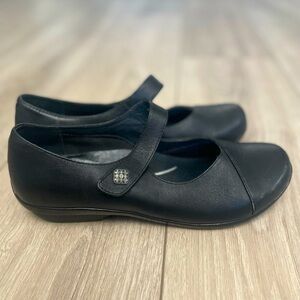 Dansko Adelle Mary Janes Womens SZ 38/7,5 Black Leather Comfort Flats  Shoes